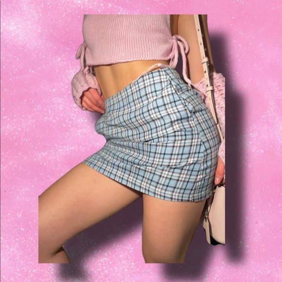 URBAN OUTFITTERS MINI SKIRT💘 - Picture 4 of 4